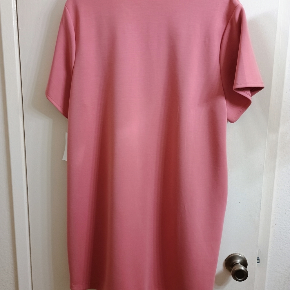 Mauve Women's Top With Pockets. - Picture 2 of 7